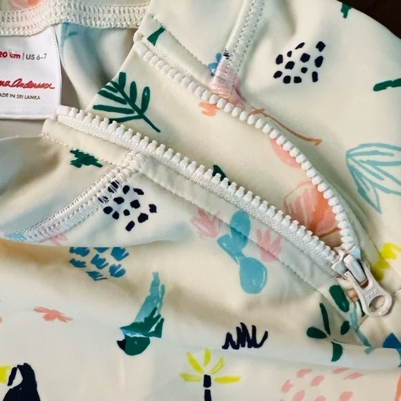 HANNA ANDERRSON GIRLS RASHGUARD SWIM TOP WITH TROPICAL PATTERN SIZE 6-7 - Picture 4 of 9